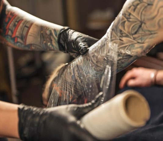 Combien de temps faut-il à un tatouage pour qu’il guérisse ?