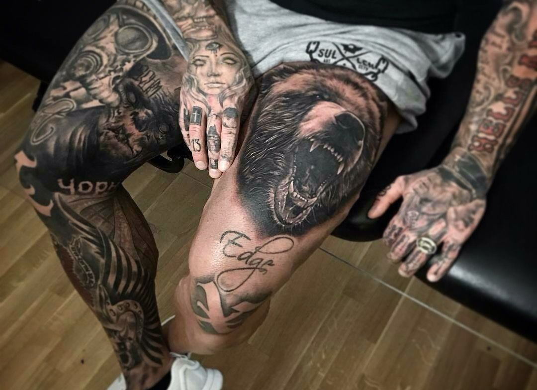 best leg tattoos for men1 - Combien de temps faut-il à un tatouage pour qu’il cicatrise ?