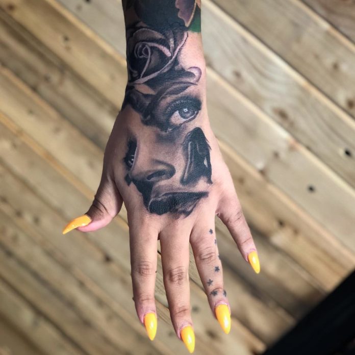 76 6 - 100 Impressionants Tatouages sur la Main pour Femme