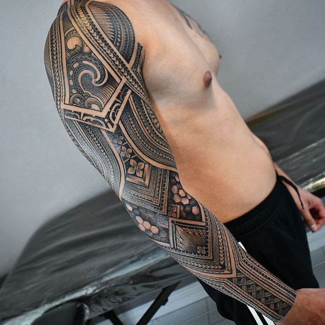 100 17 - 150 Tatouages Maori