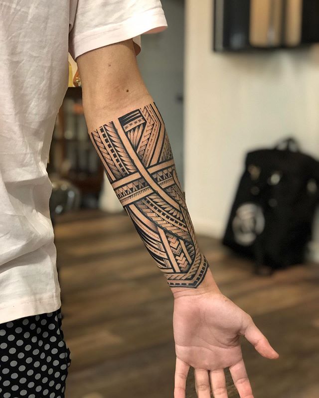 33 20 - 150 Tatouages Maori
