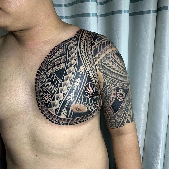 42 19 - 150 Tatouages Maori