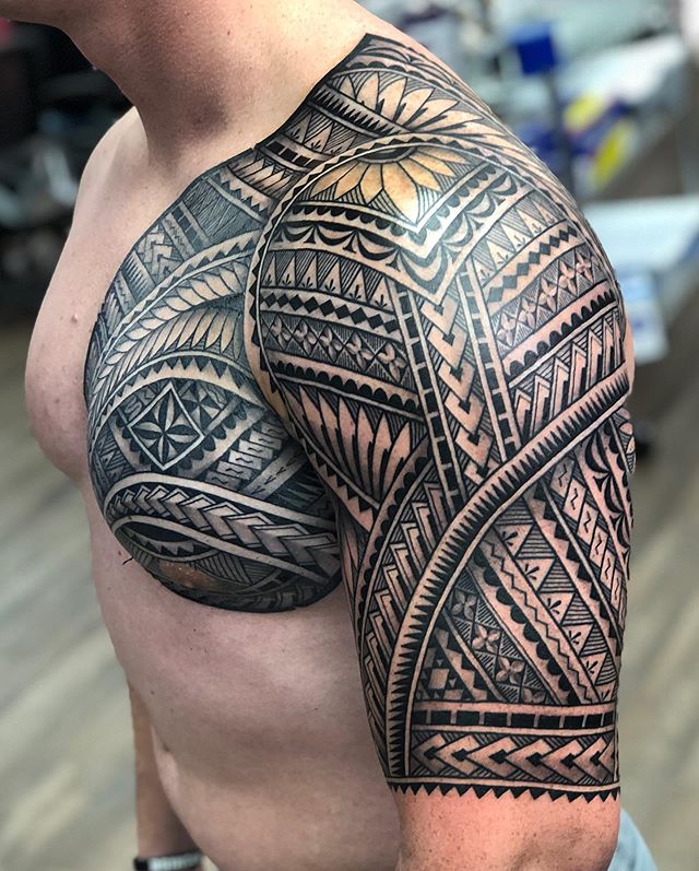 71 18 - 150 Tatouages Maori